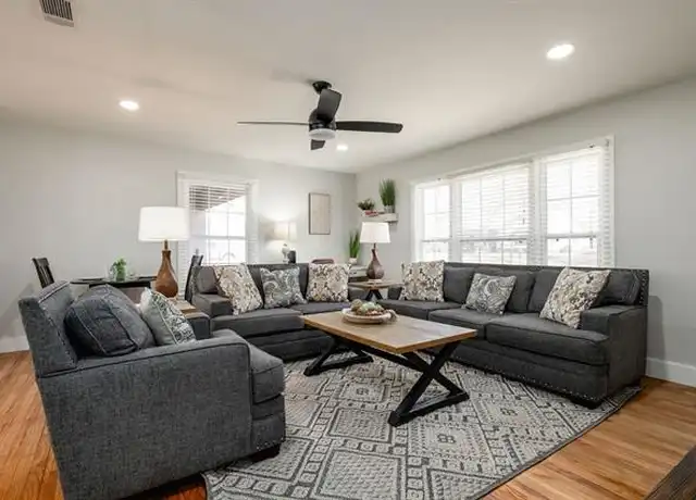 Property at 325 League St S, Sulphur Springs, TX, 75482, 3 beds, 1 bath, [object Object]