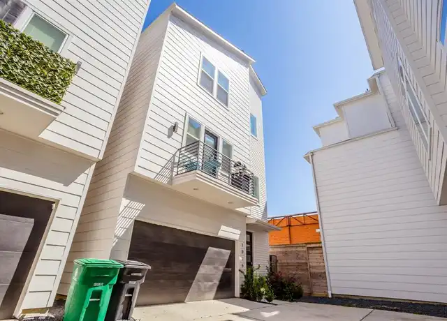 Property at 1025 Roberts St, Houston, TX, 77003, 3 beds, 3.5 baths, [object Object]