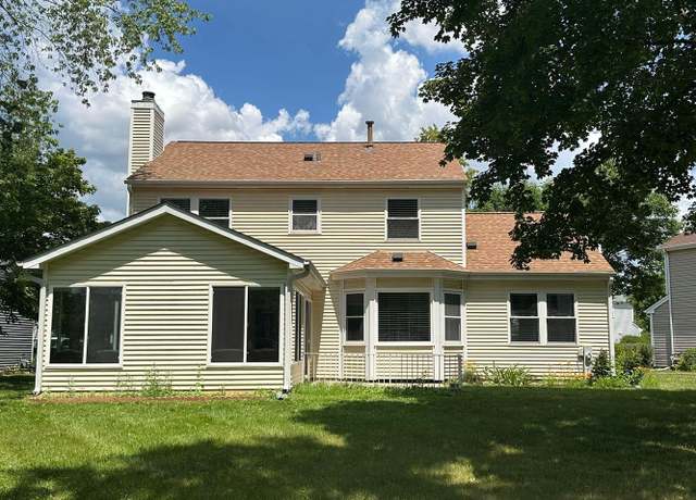 Photo of 1384 Marble Hill Dr, Lake Zurich, IL 60047