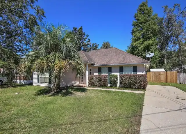 Property at 1413 Viola St, Mandeville, LA, 70448, 3 beds, 2 baths, [object Object]