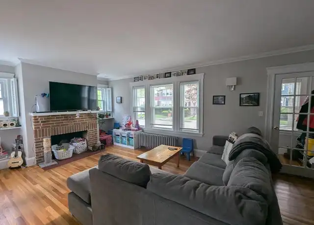 Property at 11 Clarendon Rd Unit 1, Belmont, MA, 02478, 4 beds, 1 bath, [object Object]