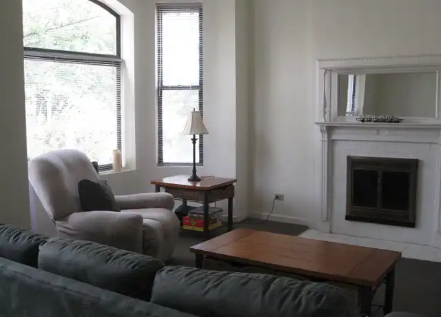 Property at 739 W Melrose St Unit 2F, Chicago, IL, 60657, 2 beds, 2 baths, [object Object]