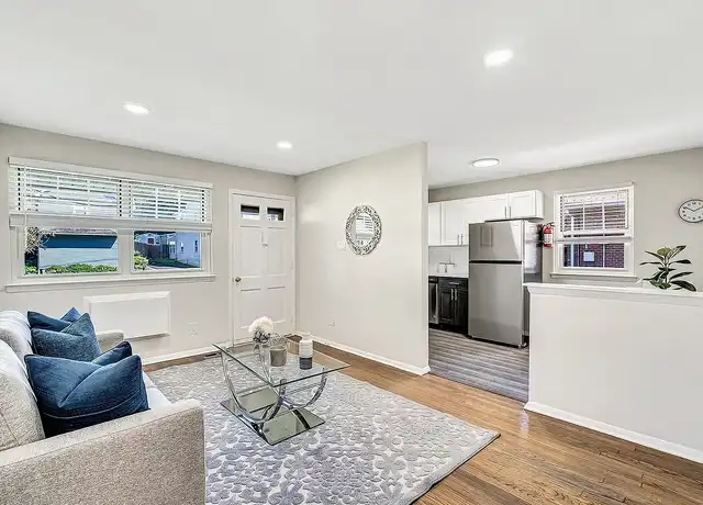 Property at Marlton Colonial Apartments - 6 N Locust Ave, Marlton, NJ, 08053, 1 bed, 1 bath, [object Object]