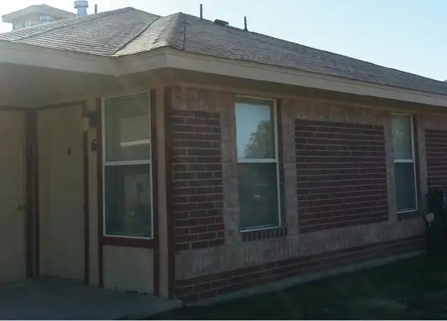 Property at 1400 W Somerville St Unit 102, Pampa, TX, 79065, 3 beds, 1 bath, [object Object]