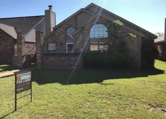 Property at 16902 Applebrook Dr, Edmond, OK, 73012, 3 beds, 2 baths, [object Object]
