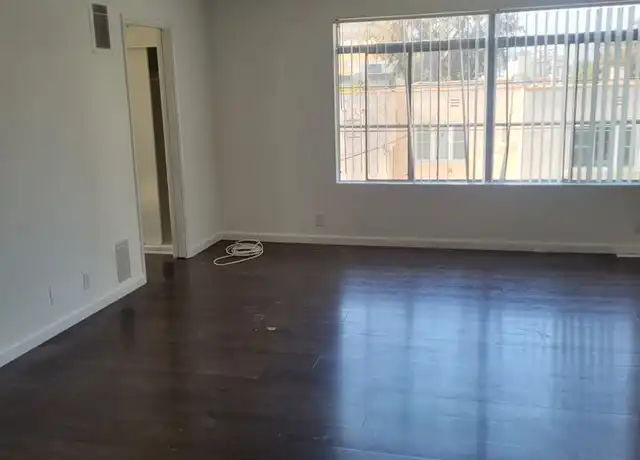 Property at 8456 Blackburn Ave Unit 10, Los Angeles, CA, 90048, 1 bed, 1 bath, [object Object]