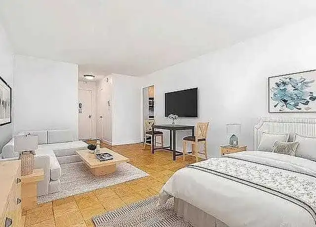 Property at 330 E 46th St Unit 3V, New York, NY, 10017, 0 beds, 1 bath, [object Object]