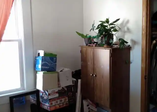 Property at 1173 E Madison St Unit 1, Eau Claire, WI, 54703, 3 beds, 1 bath, [object Object]