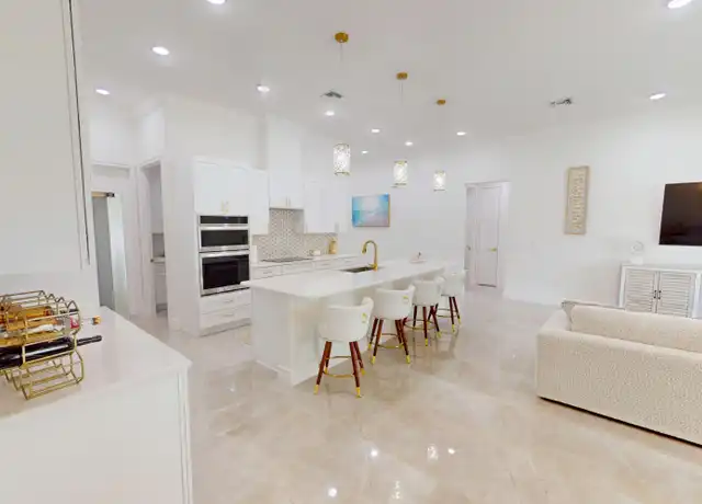 Property at 409 SW Bradshaw Cir, Port Saint Lucie, FL, 34953, 4 beds, 3 baths, [object Object]
