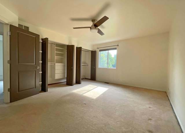 Photo of 211 E Oneida Ave Unit G, Bartlett, IL 60103