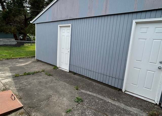 Photo of 1251 10th Ave, Longview, WA 98632