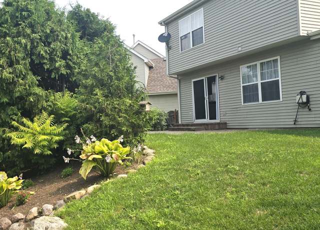 Photo of 1433 Deer Creek Ln, Lake in the Hills, IL 60156