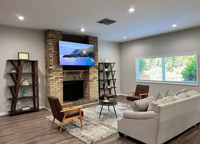 Property at Ashby Woods - 6110 Forest Glen Rd, Charlotte, NC, 28212, 1 bed, 1 bath, [object Object]