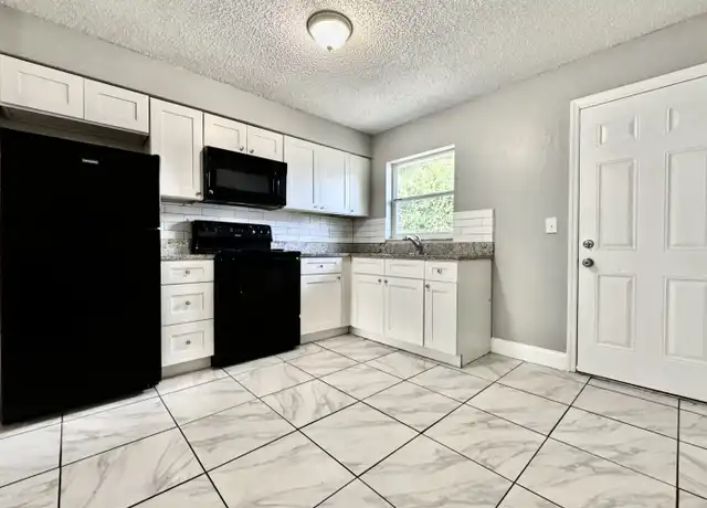 Property at 1013 Beecher St, Leesburg, FL, 34748, 3 beds, 1 bath, [object Object]