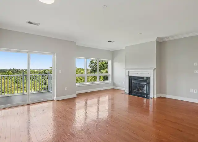 Property at Grandview Apartments - 525 Pawtucket Blvd, Lowell, MA, 01854, 2 beds, 2 baths, [object Object]
