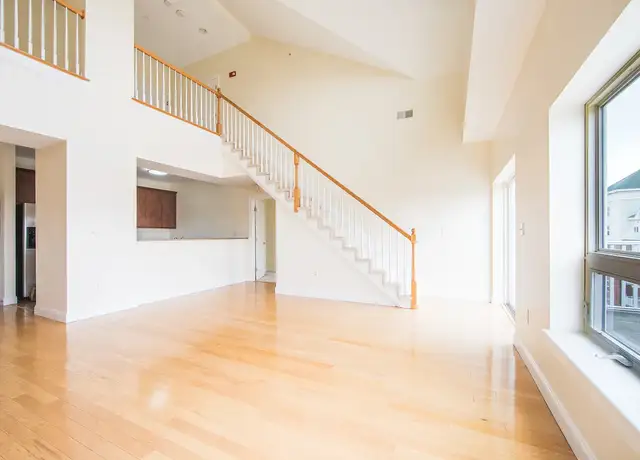 Photo of 525 Pawtucket Blvd, Lowell, MA 01854