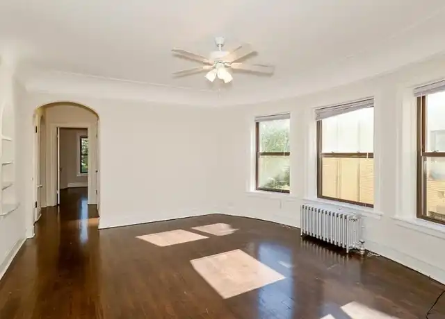 Property at 5452 N Campbell Ave Unit 3W, Chicago, IL, 60625, 2 beds, 1 bath, [object Object]
