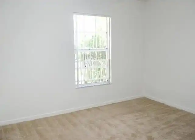 Property at 10650 Washington St, Pembroke Pines, FL, 33025, 1 bed, 1 bath, [object Object]