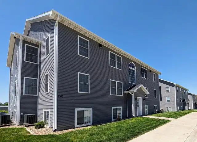 Property at 1319 B Ave W Unit 25, Oskaloosa, IA, 52577, 2 beds, 1 bath, [object Object]