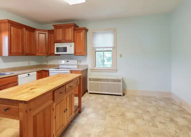 Property at 3185 Lincoln Hwy E, Paradise, PA, 17562, 4 beds, 2 baths, [object Object]