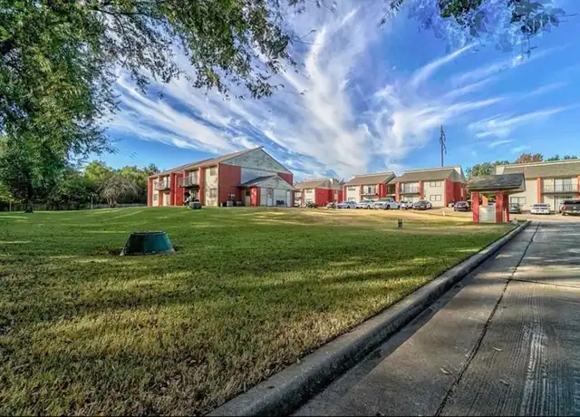 Property at Country Grove Apartments - 4204 N Harrison St, Shawnee, OK, 74804, 2 beds, 1 bath, [object Object]