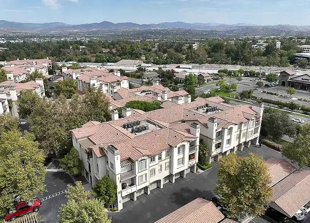 Photo of 25343 Silver Aspen Way, Valencia, CA 91381