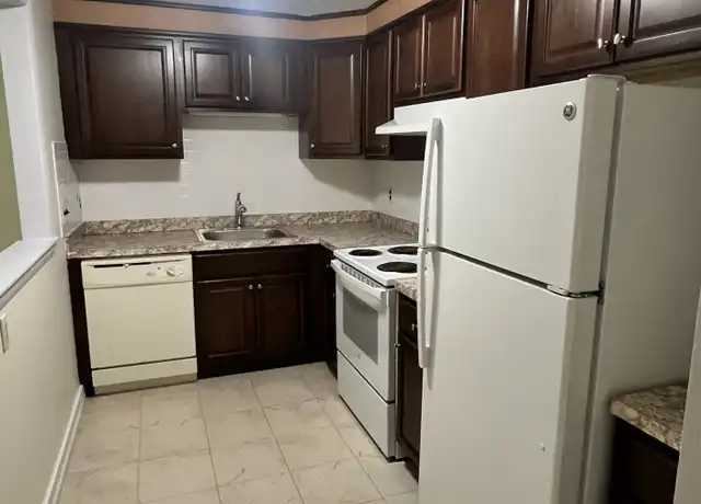 Property at 52 Main St Unit 5D, Stoneham, MA, 02180, 1 bed, 1 bath, [object Object]