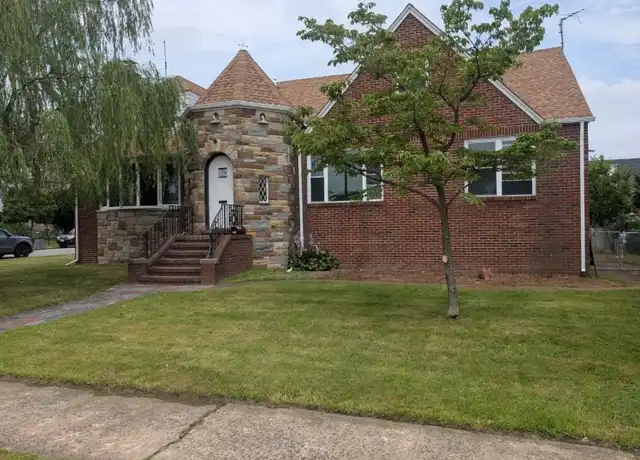 Property at 532 Piaget Ave, Clifton, NJ, 07011, 5 beds, 2 baths, [object Object]