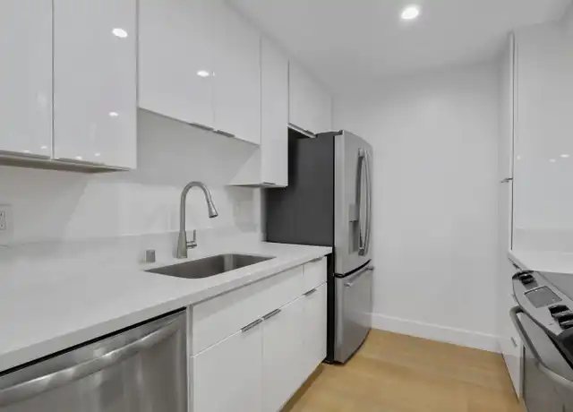 Property at 2901 4th St Unit 213, Santa Monica, CA, 90405, 2 beds, 1.5 baths, [object Object]