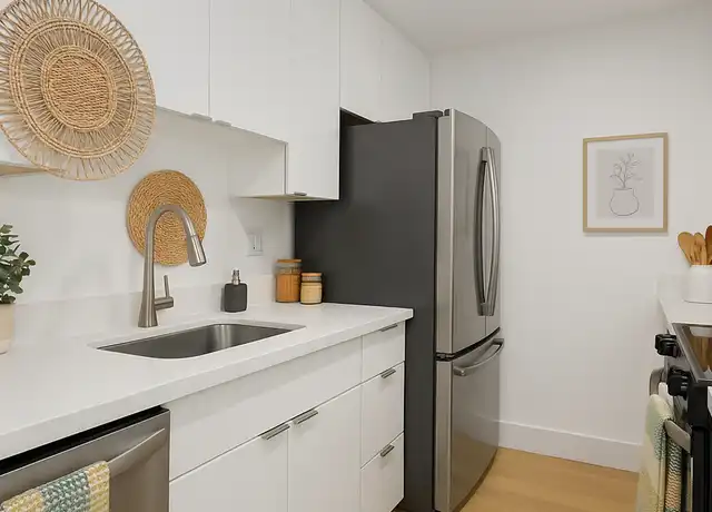 Property at 2901 4th St Unit 213, Santa Monica, CA, 90405, 2 beds, 1.5 baths, [object Object]