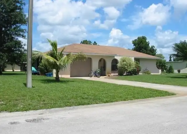 Property at 19 Charwood Cir, Lehigh Acres, FL, 33936, 2 beds, 1.5 baths, [object Object]