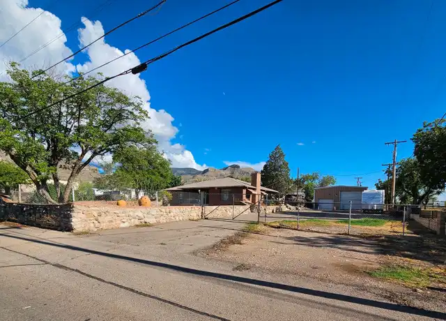 Property at 2508 Ocotillo Dr, Alamogordo, NM, 88310, 3 beds, 2 baths, [object Object]