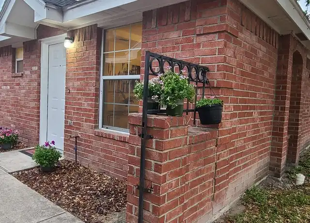 Property at 2102 Bahamas Dr Unit 4, Edinburg, TX, 78541, 2 beds, 2 baths, [object Object]