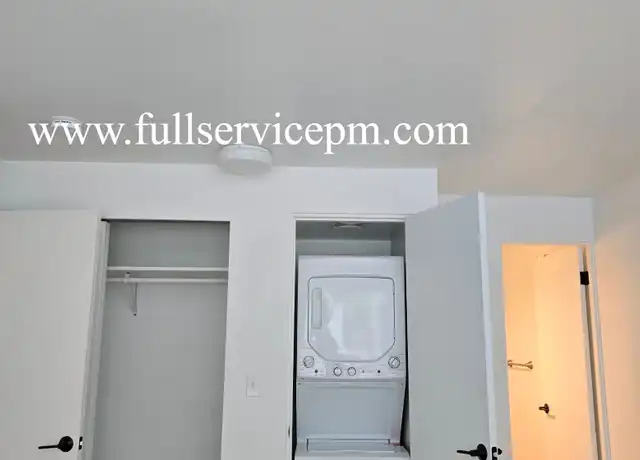 Property at 524 5th Ave W, Seattle, WA, 98119, 2 beds, 1.5 baths, [object Object]
