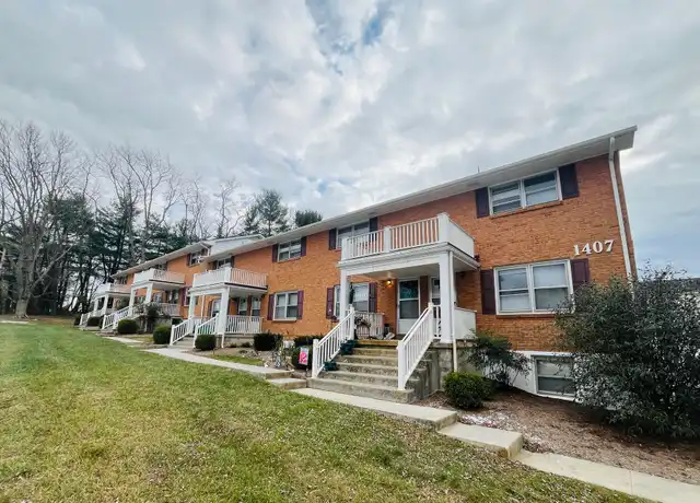 Property at 1407 Toms Creek Rd Unit 11, Blacksburg, VA, 24060, 2 beds, 1 bath, [object Object]