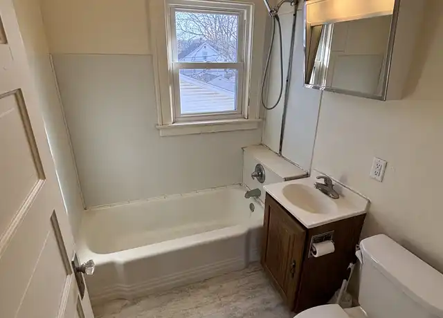 Property at 319 E 11th St, Mishawaka, IN, 46544, 2 beds, 1 bath, [object Object]