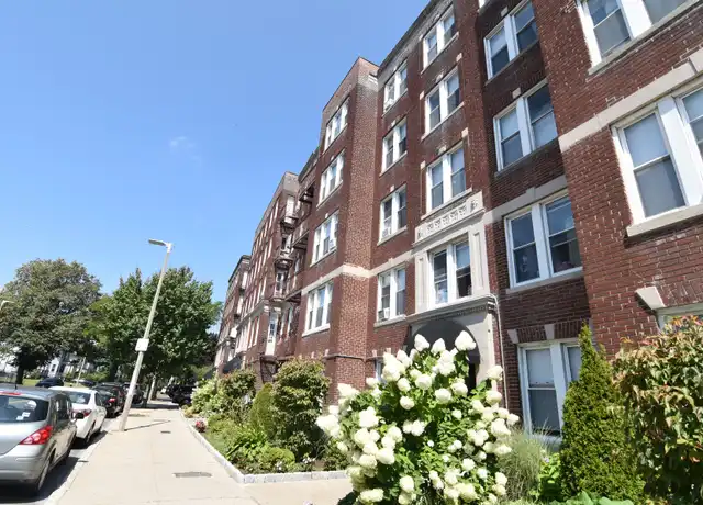 Property at 127 Washington St Unit 2, Brighton, MA, 02135, 3 beds, 1 bath, [object Object]