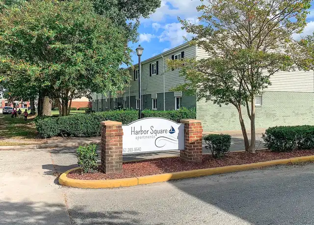 Property at Harbor Square Apartments - 923 Randolph St, Portsmouth, VA, 23704, 2 beds, 1 bath, [object Object]