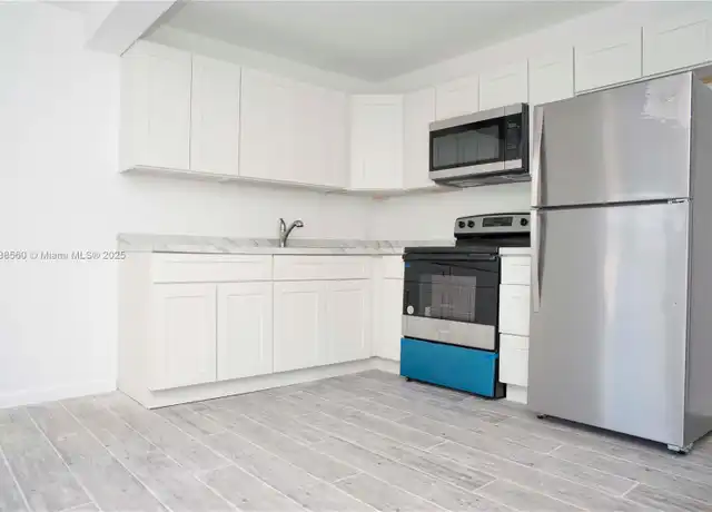 Property at 1323 N Federal Hwy #1, Hollywood, FL, 33020, 2 beds, 1 bath, [object Object]