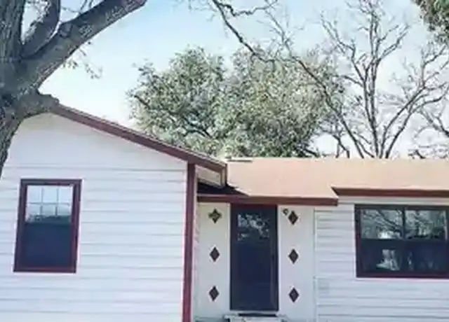 Property at 2264 W Bridge St, New Braunfels, TX, 78130, 3 beds, 1 bath, [object Object]