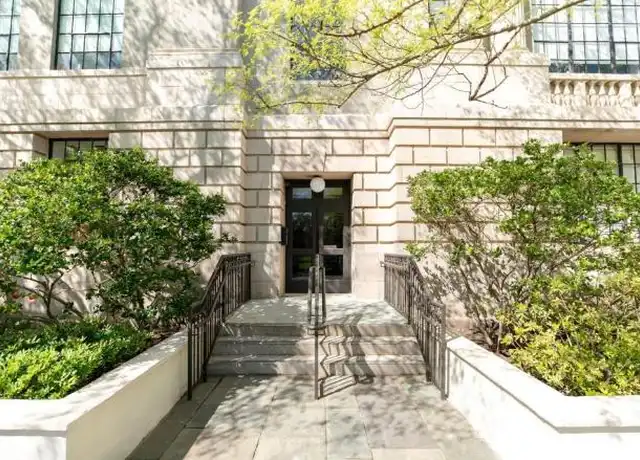 Property at 3 Chisolm St, Charleston, SC, 29401, 2 beds, 3 baths, [object Object]