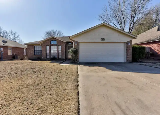 Property at 1300 Teakwood Dr, Norman, OK, 73071, 3 beds, 2 baths, [object Object]