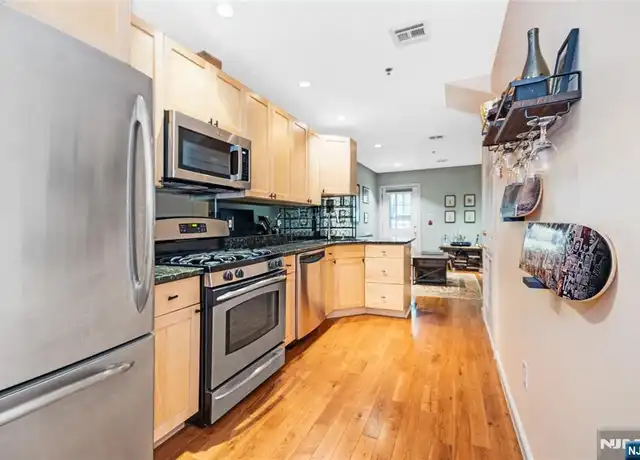 Property at 221 Clinton St Unit 1L, Hoboken, NJ, 07030, 1 bed, 1 bath, [object Object]