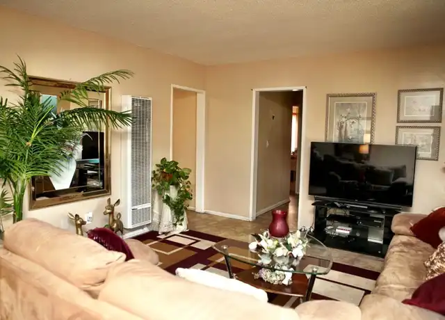 Property at 15731 Pasadena Ave Unit 09, Tustin, CA, 92780, 1 bed, 1 bath, [object Object]