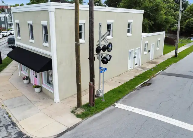 Property at 501 Queen St, New Bern, NC, 28560, 2 beds, 1 bath, [object Object]