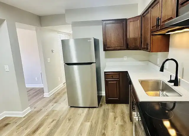 Property at Robin Hills - 607 SW 2nd St, Lee's Summit, MO, 64063, 2 beds, 1.5 baths, [object Object]