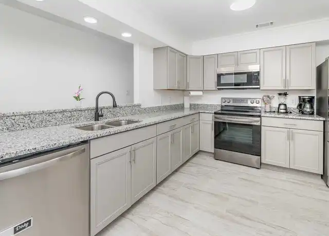 Property at 1525 Colony Ave, Kissimmee, FL, 34744, 1 bed, 1 bath, [object Object]