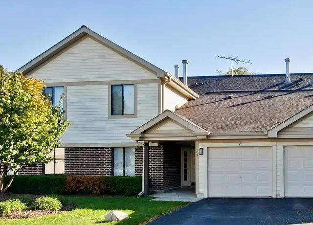 Property at 867 E Carriage Ln #8, Palatine, IL, 60074, 3 beds, 2 baths, [object Object]