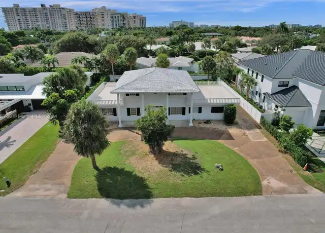 Property at 6 Tahoe Ln, Sea Ranch Lakes, FL, 33308, 4 beds, 4.5 baths, [object Object]