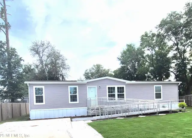 Property at 6004 E 6th Mnr, Palatka, FL, 32177, 3 beds, 2 baths, [object Object]